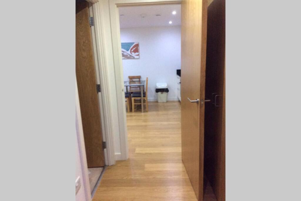 سلوف Max'Em Lexington Luxury Apartment المظهر الخارجي الصورة